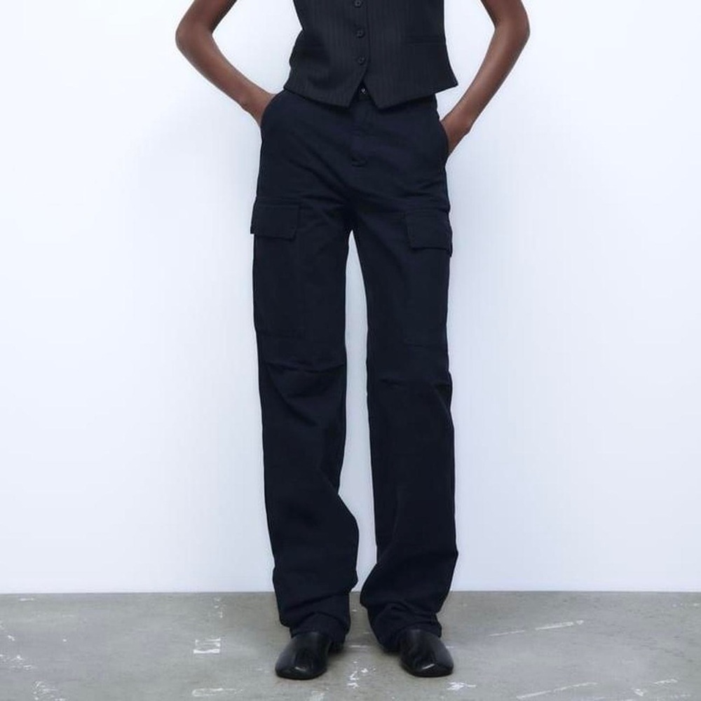 Zara High Rise Cargo Straight Leg Pant in Navy Blue